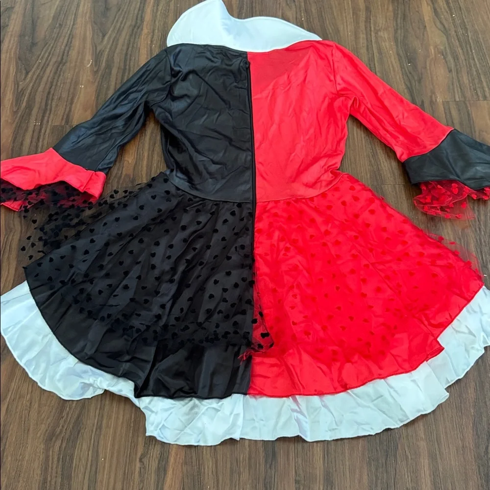 Queen of Hearts Teen XL 4 Piece Costume Dress Halloween Cosplay Disney Villain - Picture 9 of 10